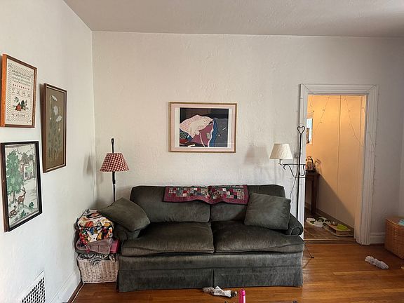 4th image of 5739 Walnut St #2