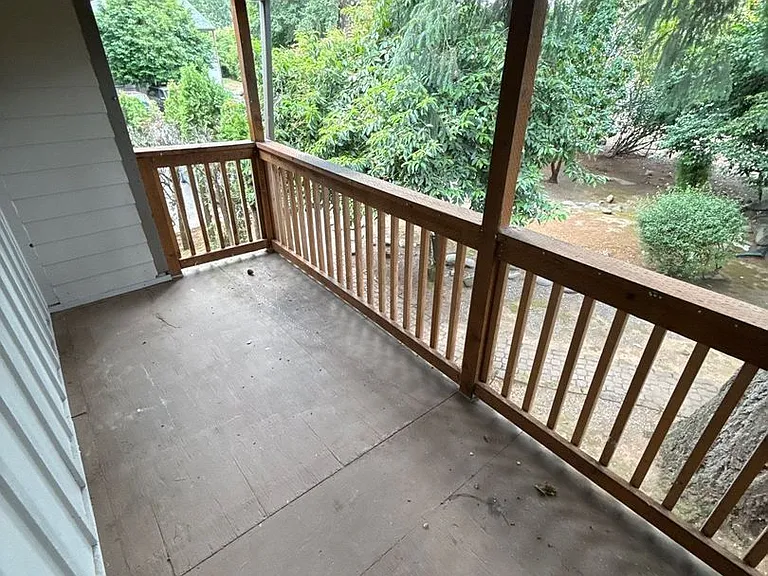 The Firs Apartments — Photo 31