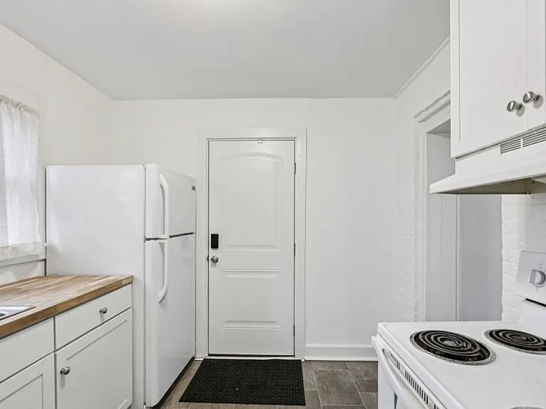 1016 E Palmer St — Photo 11