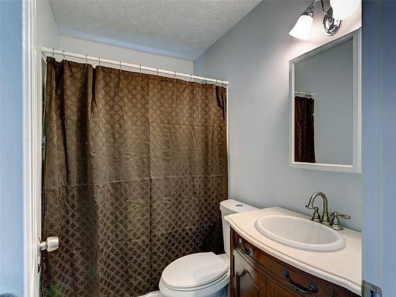 5th image of 1847 Alexander St SE