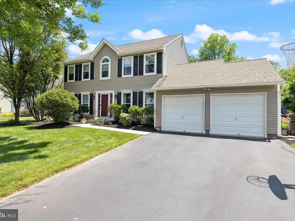 302 Frazer Dr, Yardley, PA 19067
