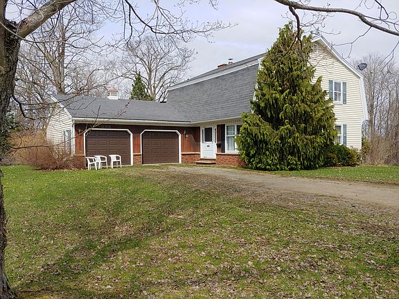 3rd image of 10 Crestview Ave