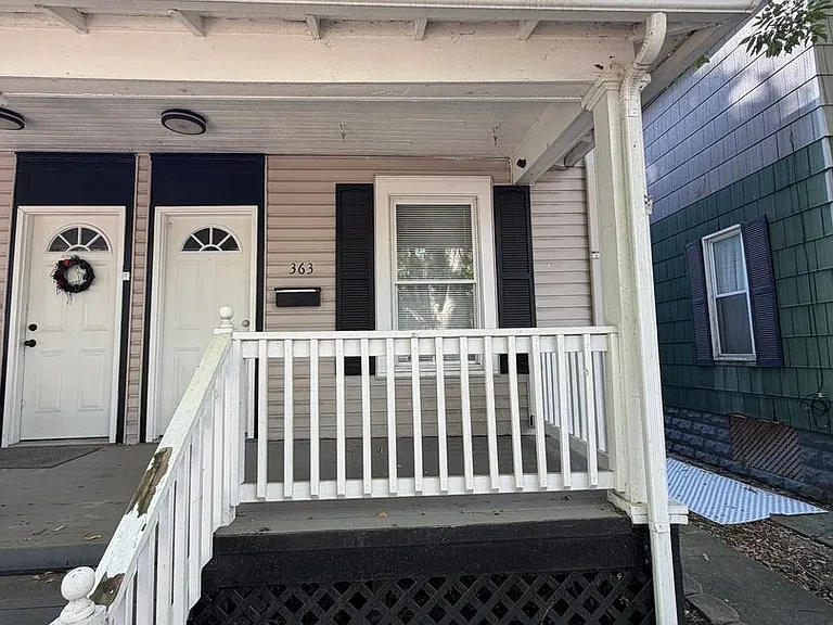 363 E Gates St #1 — Photo 1