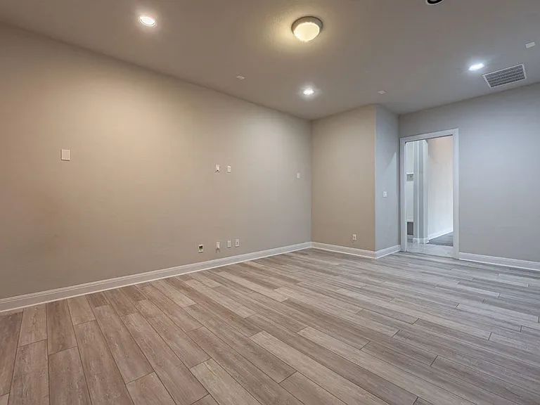 205 Barefoot Park Ln — Photo 24