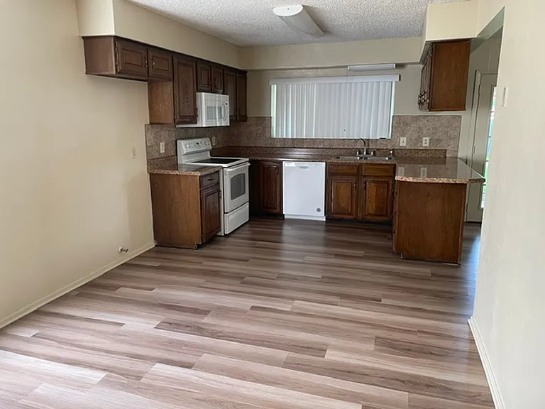 7208 Southridge Trl — Photo 7