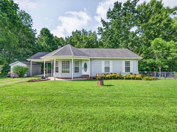 199 Moore Ln, Dowelltown, TN 37059