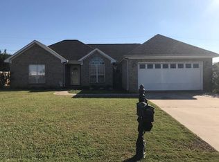 110 Kimberly Ave, Muscle Shoals, AL 35661