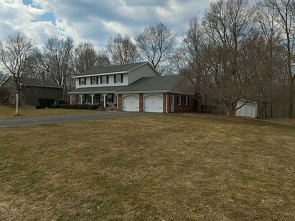3rd image of 1605 Louise Ln
