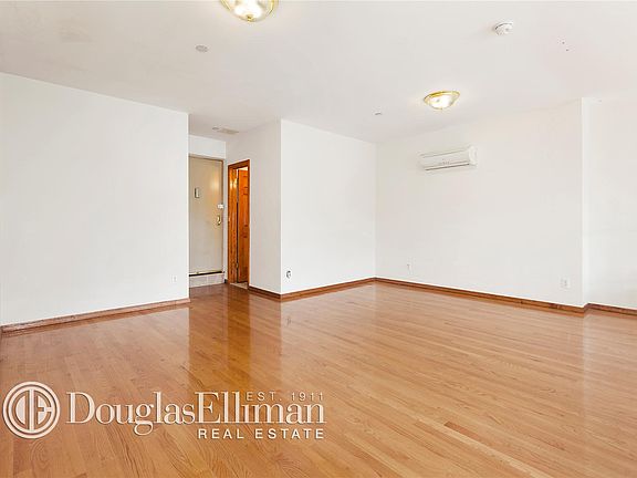 4th image of 15 W 129th St APT 4