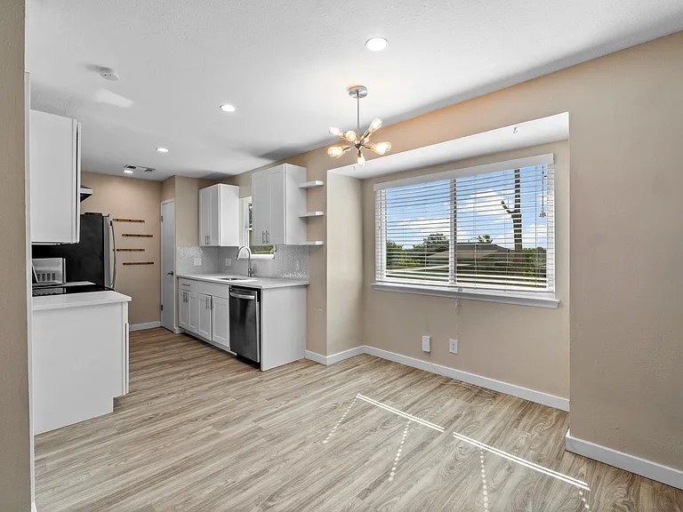 10107 Floyd Dr — Photo 9