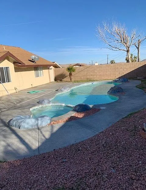 3 bed, 1707 sqft, $2,400 — Photo 1