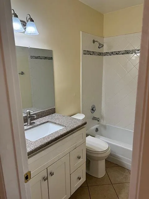 2 bed, 816 sqft, $2,350 — Photo 4