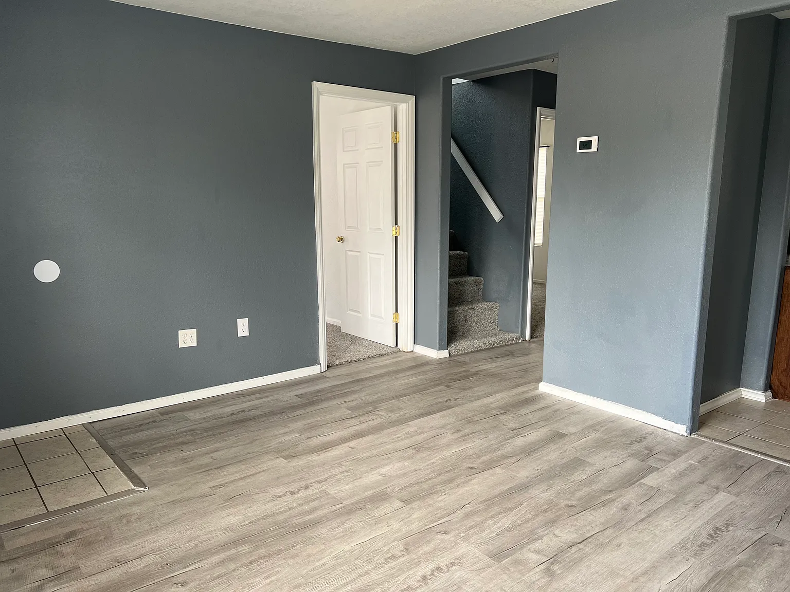 3 bed, 1100 sqft, $1,200 — Photo 3