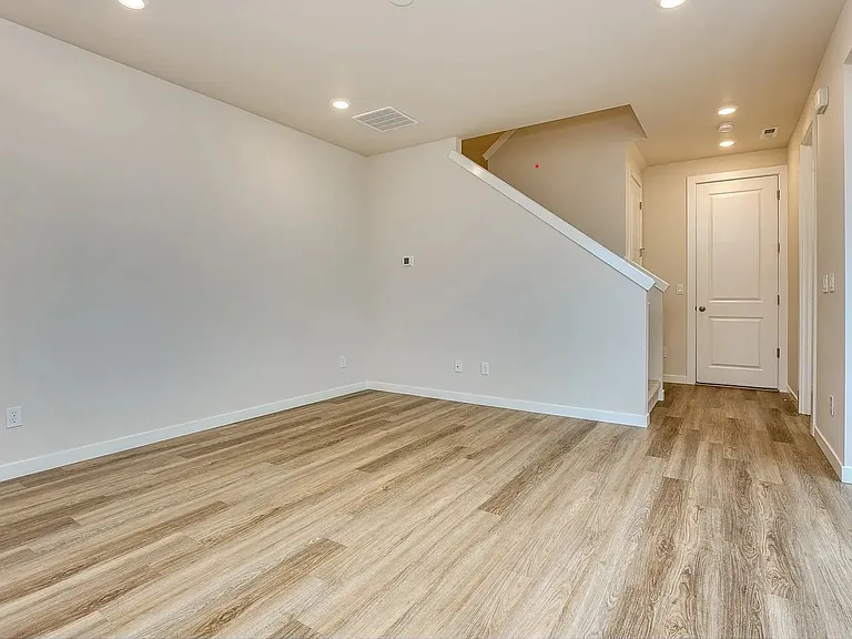 8266 SE Blanton — Photo 14