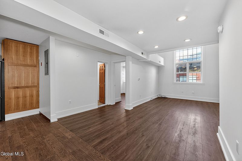 5th image of 33-35 Third Street