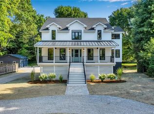 329 Boston St, Guilford, CT 06437