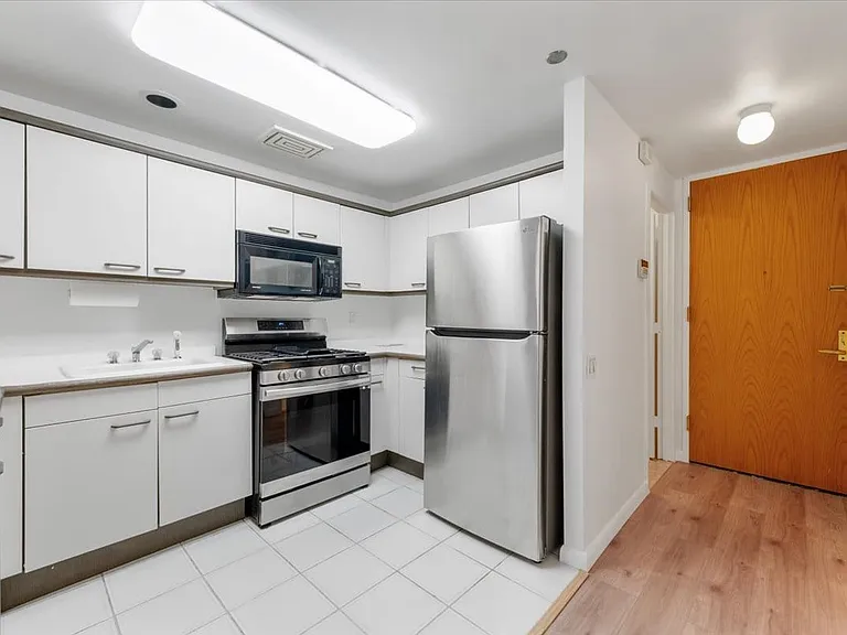 50 E Hartsdale Ave #1W — Photo 13