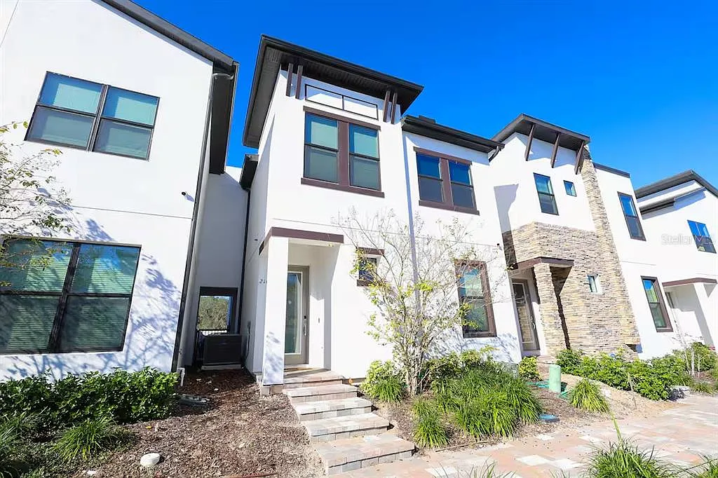 4 bed, 3.0 bath, 1871 sqft, $3,000 — Photo 1