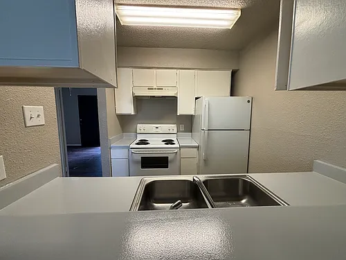 2124 Sanger Ave #104 Photo 1