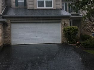 3175 Foxridge Ct, Woodridge, IL