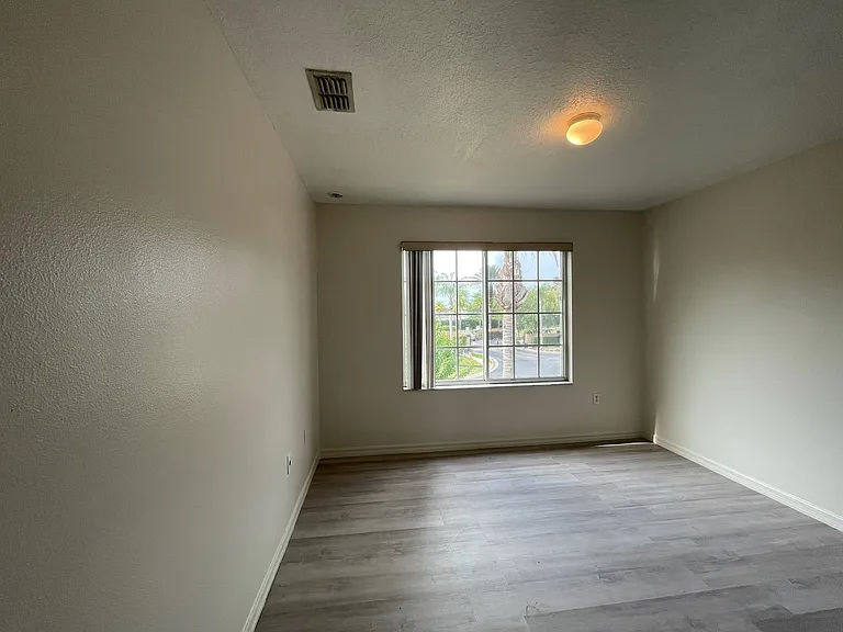 201 Kensington Dr — Photo 47