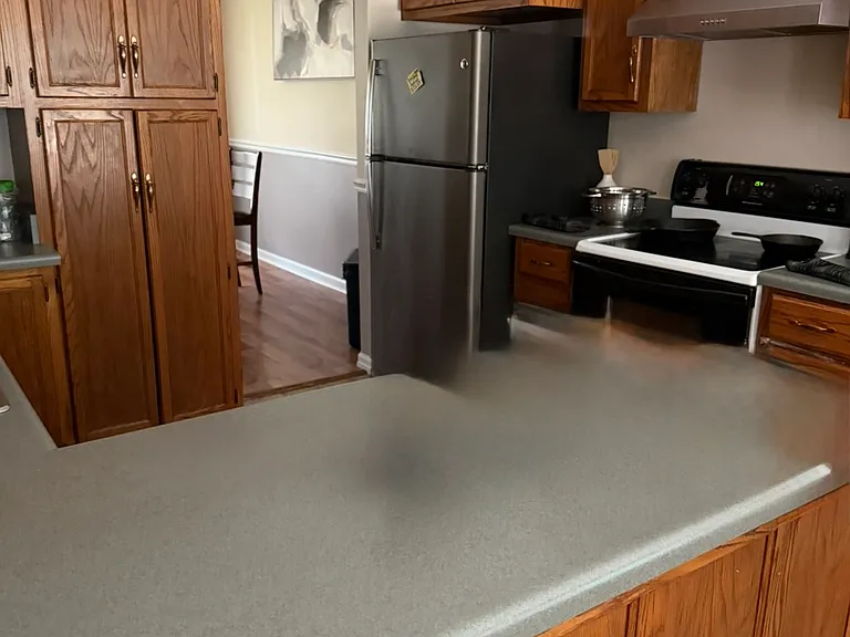 720 Crestview Dr — Photo 5