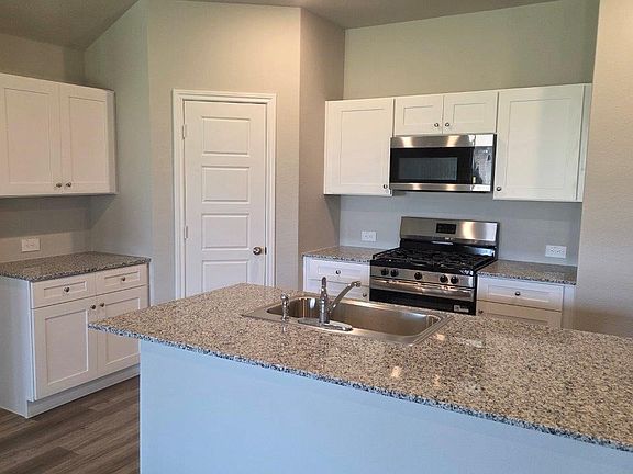 3rd image of 365 Deaf Smith St