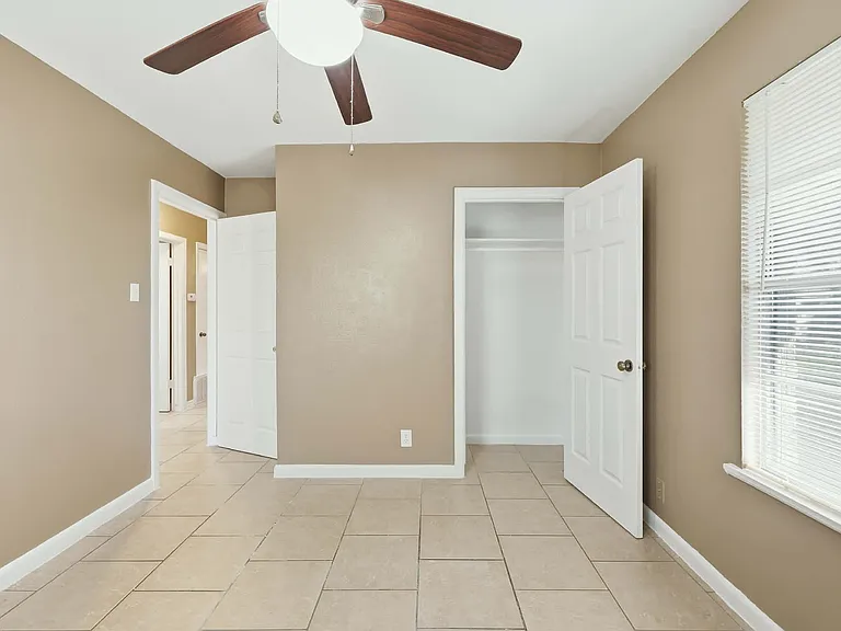 1110 Shephard Dr — Photo 12