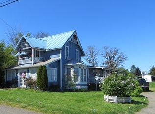 191 1st St, Yoncalla, OR 97499