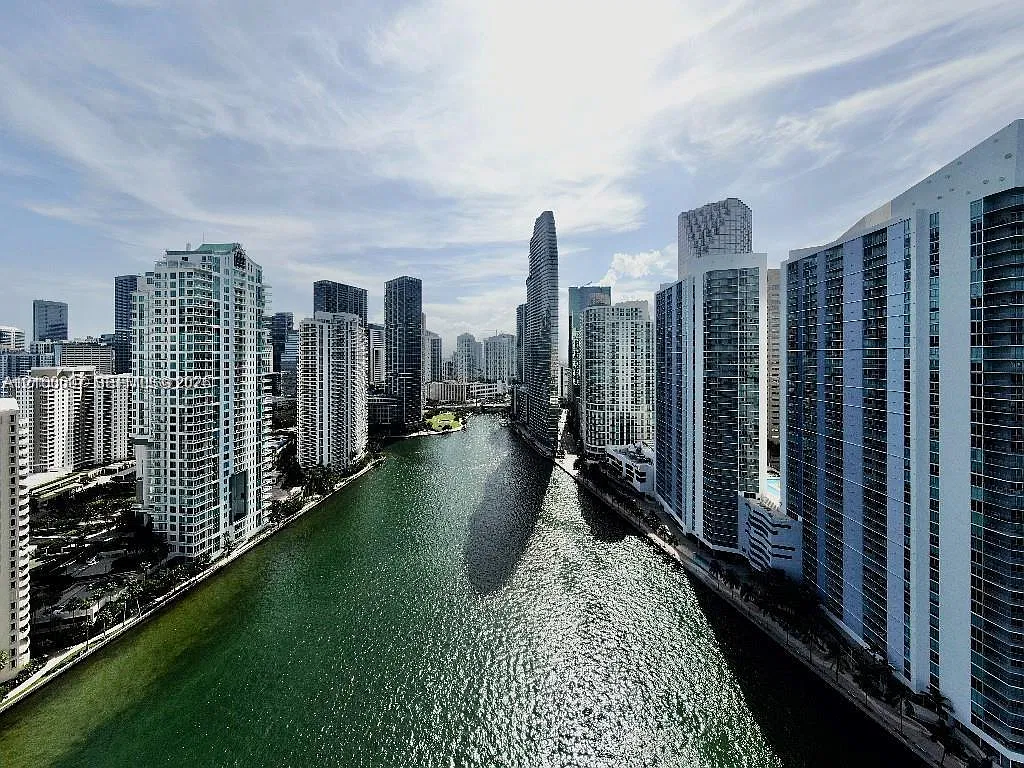 One Miami West Condo — Photo 4