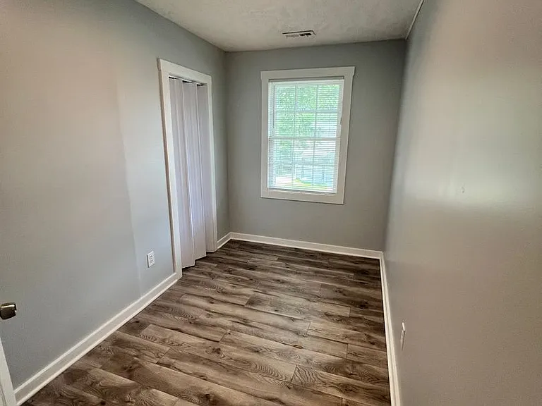 909 Bryan St — Photo 20