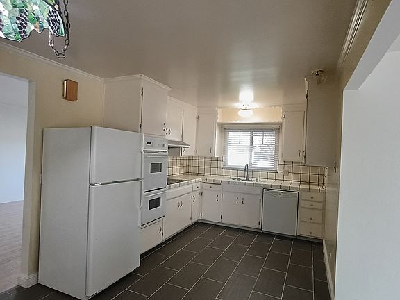 4th image of 1530 Hallcrest Dr