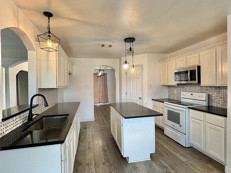 14410 Mangold Ln — Photo 13
