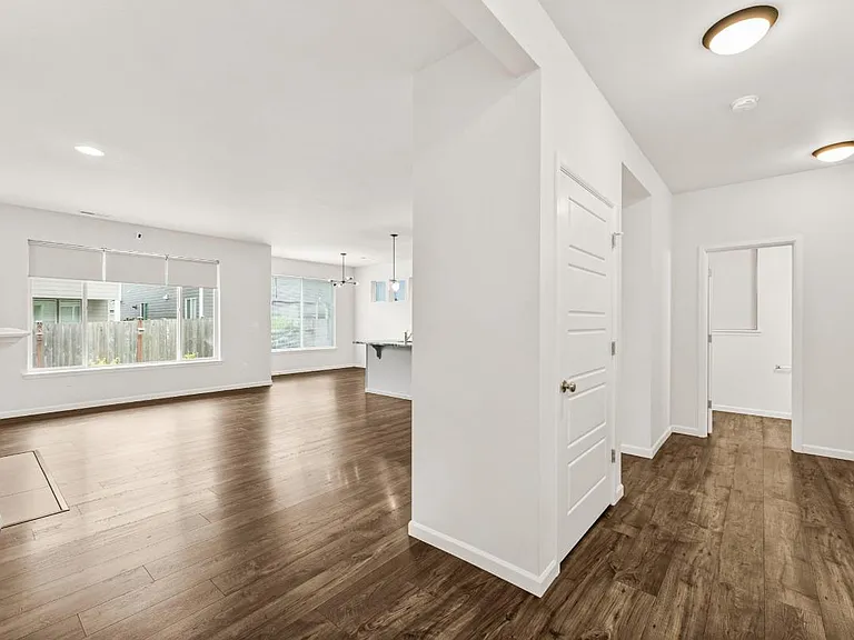 9966 Dain St SE — Photo 4