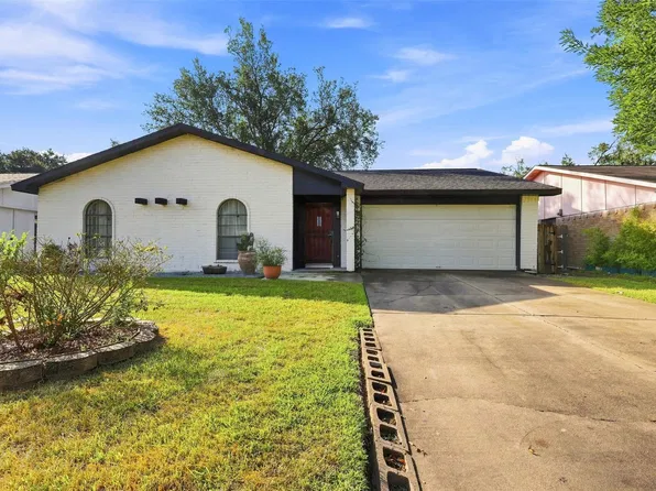 15427 Empanada Dr, Houston, TX 77083