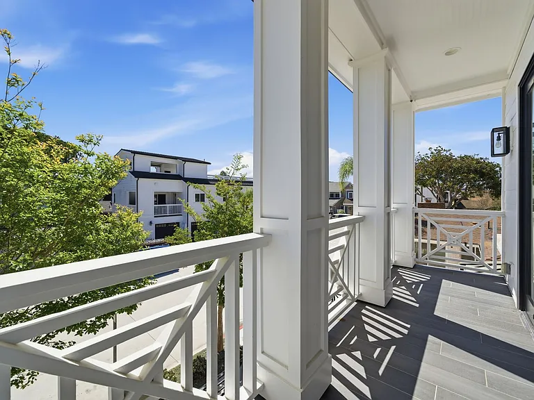 305 Montero St — Photo 17