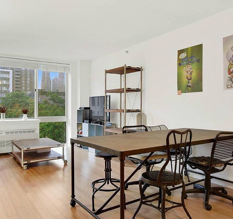 1st image of 505 W 47th St #4F