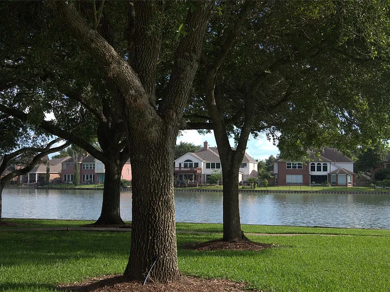 1839 Lake Winds Dr — Photo 8