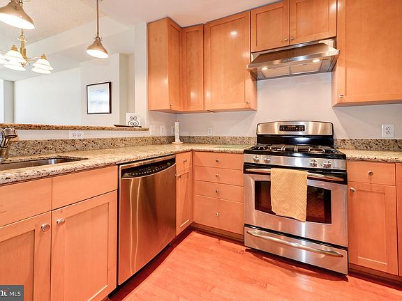 4th image of 3600 Glebe Rd #715W