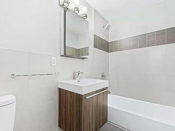 4th image of 17-19 Bleecker St #4B