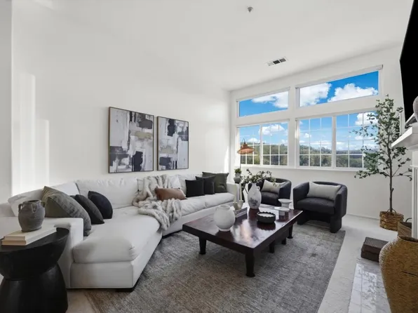 129 Outlook Cir, Pacifica, CA 94044