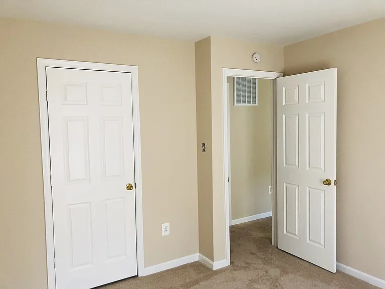 11 Catherine Ln — Photo 17