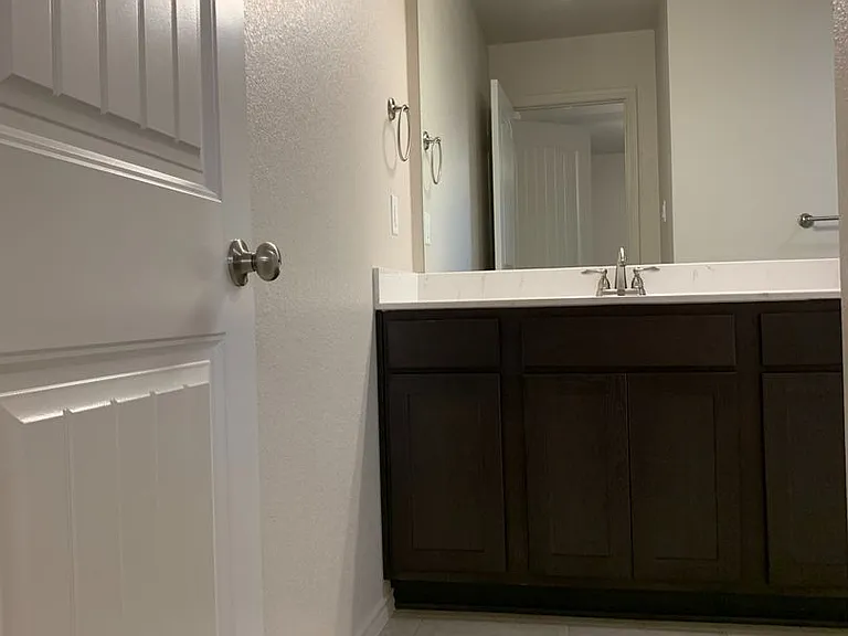 2432 FM 1113 — Photo 26