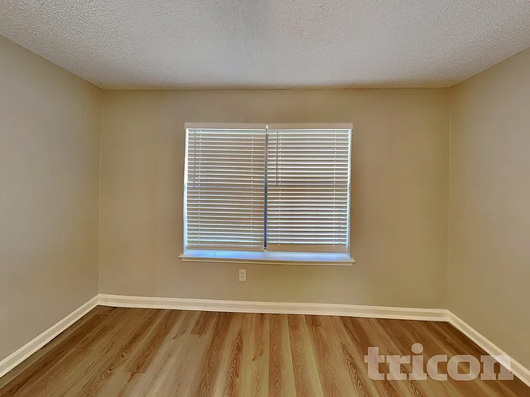 1252 Payne Dr — Photo 11