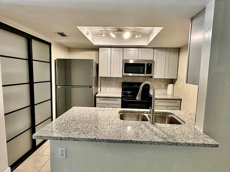 2858 Wonderwood Ln — Photo 23