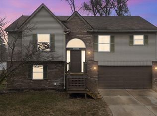 38592 Emerald Ln N, Westland, MI 48185