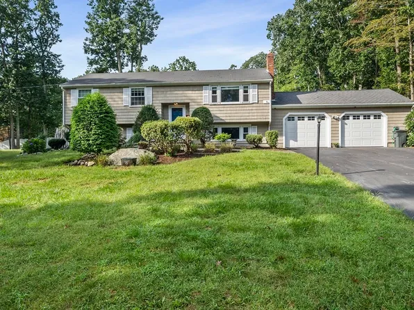 35 Howland Park, Hanover, MA 02339