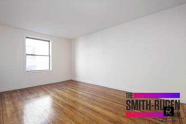 Rented by R New York | media 9