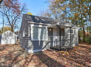 2429 Lincoln Manor Dr, Grand Blanc, MI 48439