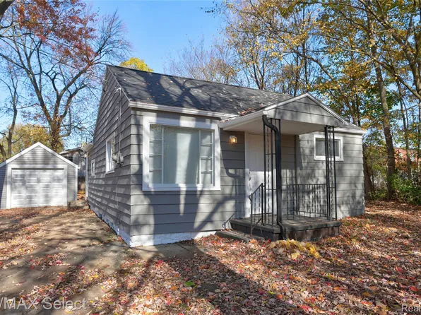 2429 Lincoln Manor Dr, Grand Blanc, MI 48439